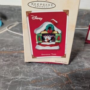 Disney Christmas 2002 Ornament Mickey & Minnie Snuggle Time Love Kiss Date Wed